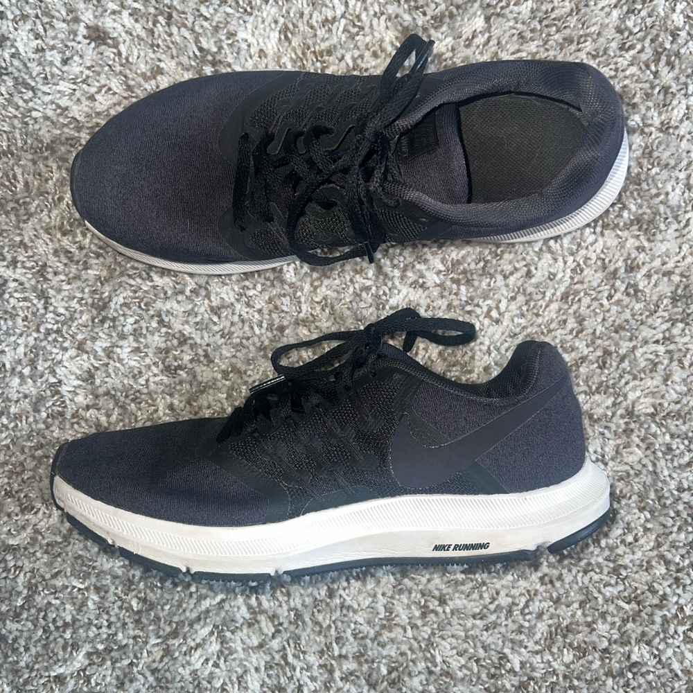 Nike Black and White Athletic Running Shoes